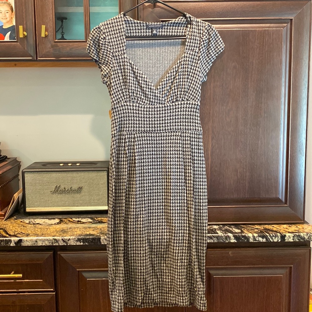 Banana republic black and grey houndstooth dress